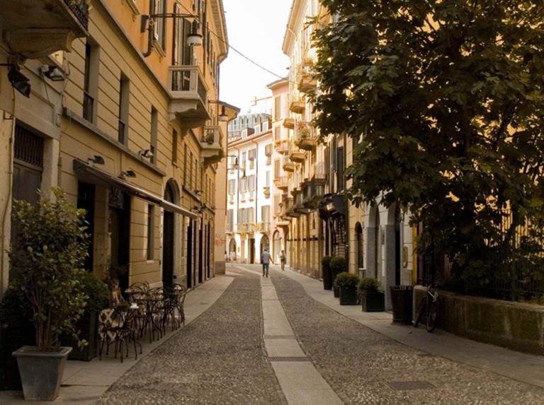 Renting a Car in Italy: A Traveler’s Guide