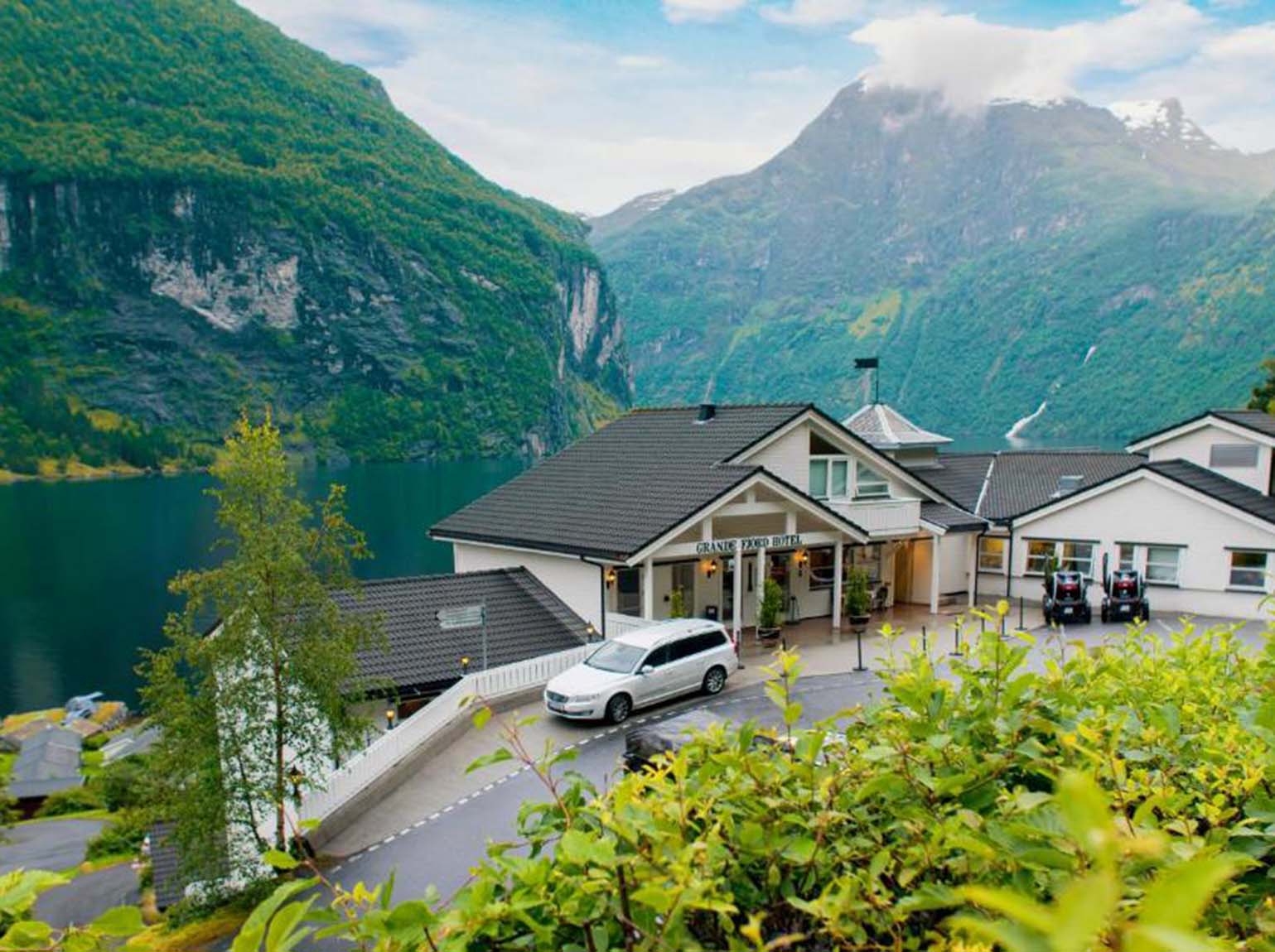 Norwegian Nights: A Guide to Accommodation Options from Budget to Boutique